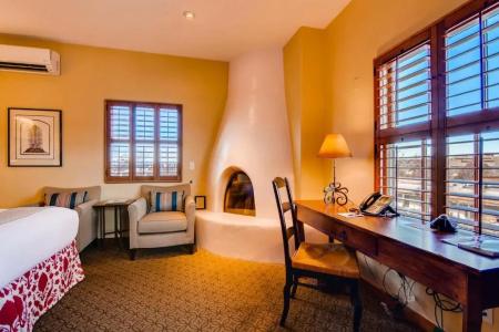 Piñon Court By La Fonda - 30