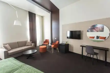 Grand Hedonist - 54