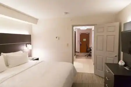 Holiday Inn Express & Suites Brampton by IHG - 69