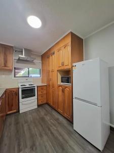 Beetham Park Motel - 17
