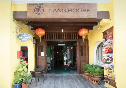 Lang Hoose - 16