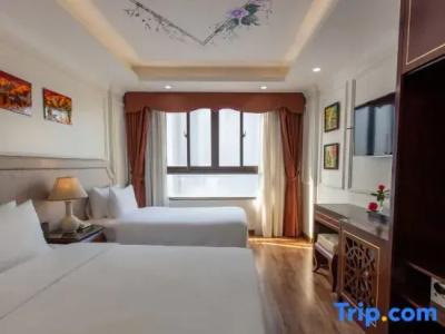 Golden Legend Palace - 70