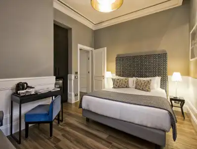 The Independent Suite - 20