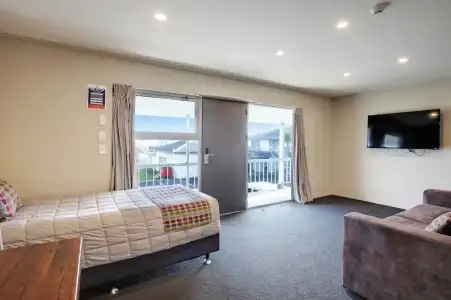 Ellerslie Palms Motel - 27