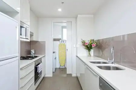 Astra Apartments Miller Street - 10