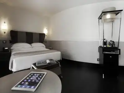 Unica Suites Rome - 64