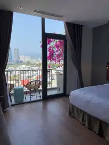 Alyssa Da Nang - 15