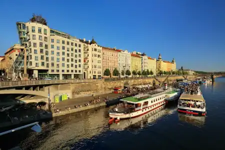 Dancing House - Tančící dům - 19