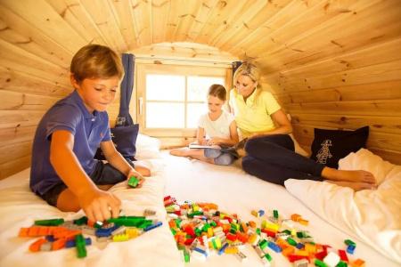 LEGOLAND Wilderness Barrels & Cabins - 14