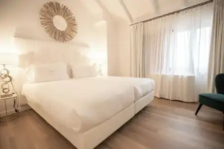 Vis a Vis Apartments - 119