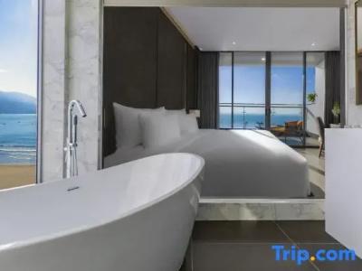 Le Sands Oceanfront Danang - 61