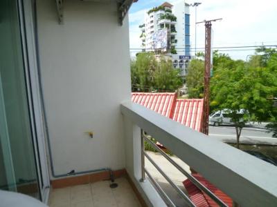 Vanlisut Ngamwongwan - 50