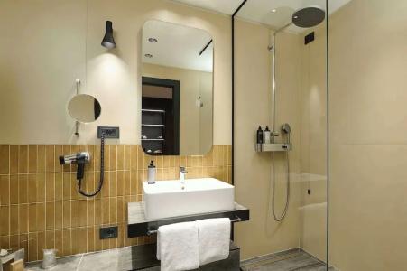 Best Western Biri - 72