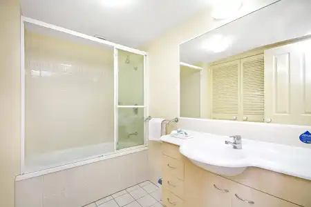 Golden Riviera Beach Resort - 9