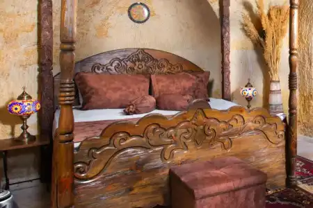 Romantic Cave - 78