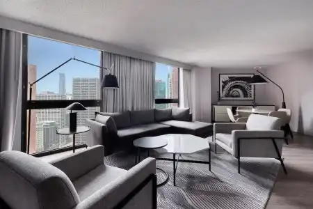 Hyatt Regency - 100