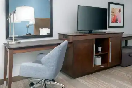 Hampton Inn Charlotte-Uptown - 34