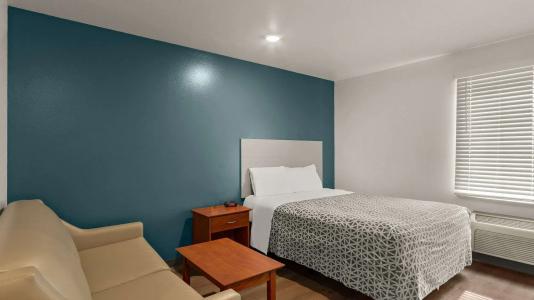 WoodSpring Suites Evansville - 20