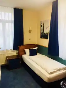 am Bayrischen Platz - 33