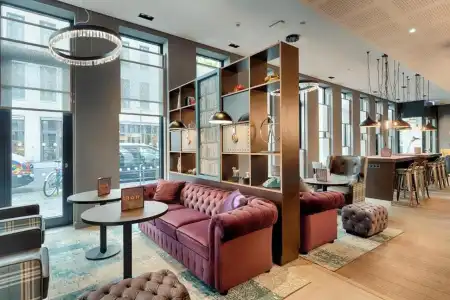 Premier Inn Berlin Alexanderplatz - 1
