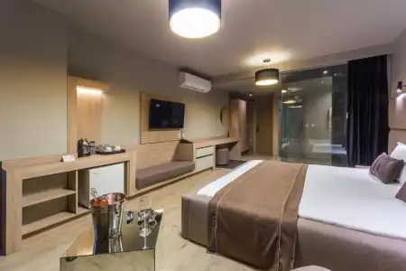 BLVD7 - 44