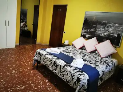 Bella Roma Guest House - 19