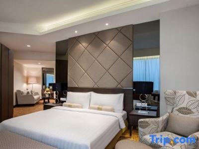 Menara Peninsula - 80