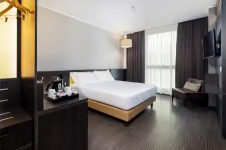 Best Western Premier CHC Airport - 54