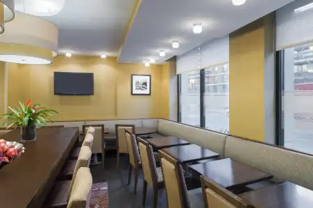 Hampton Inn Manhattan Seaport Financial District - 28