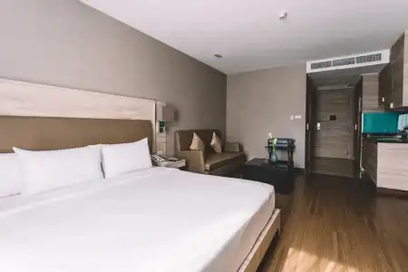Adelphi Suites Bangkok - 53