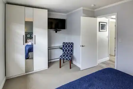 May-Dee Suites - 47