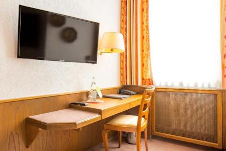 AAAAwelt Kübler - 24