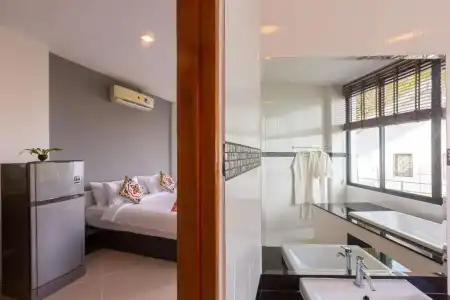 Rossarin Sea View Patong - 59