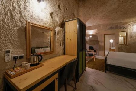 The Niche Cave - 93