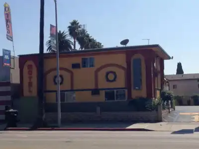 Economy Inn Hollywood - 5