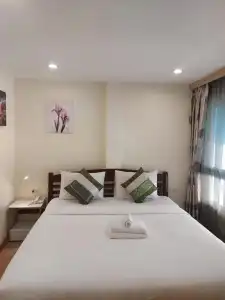 V Check Inn Sukhumvit 22 - 81