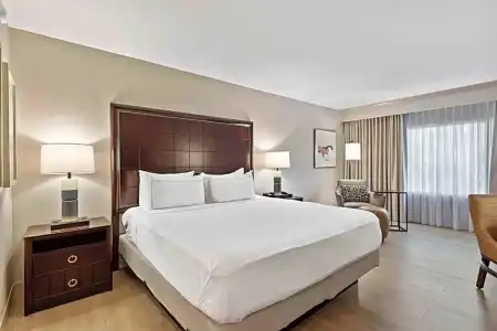 DoubleTree by Hilton Columbus - 68
