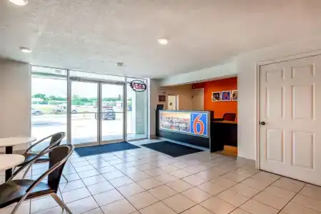 Motel 6 Houston, TX - East - 7