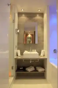 Best Western Plus Le Lavarin - 29