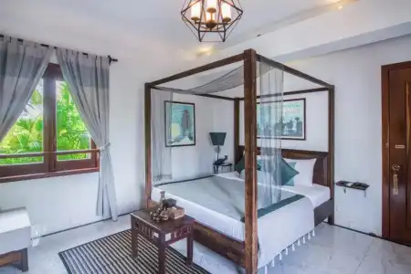 Mane Boutique & Spa - 46