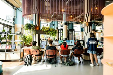 The Social Hub Delft - 33