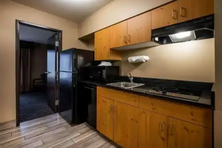 La Quinta Inn & Suites by Wyndham Eugene - 18