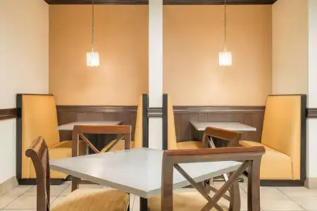 Hawthorn Suites by Wyndham Lubbock - 16