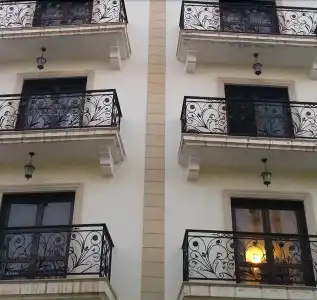 Lakis Court - 0