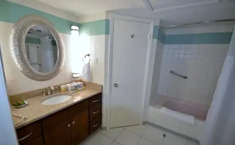 The Atrium Beach Resort and Spa, an Ascend Collection Resort - 9