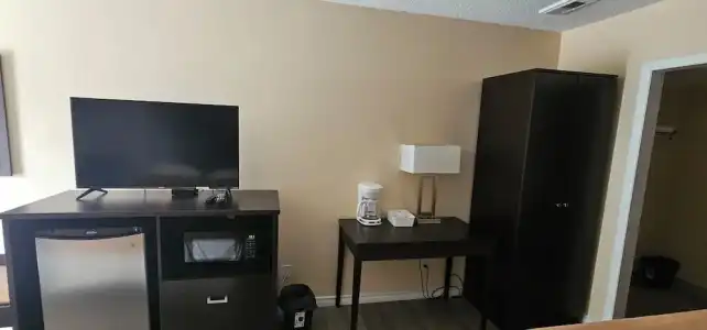 Town N Country Motor Inn - 54