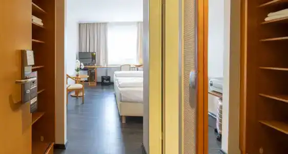 PLAZA INN - 5
