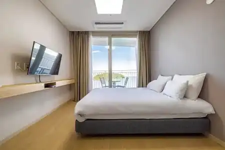Ocean Soleview - 55