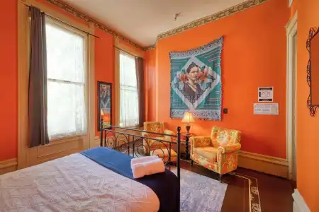 HI Sacramento Hostel - 54