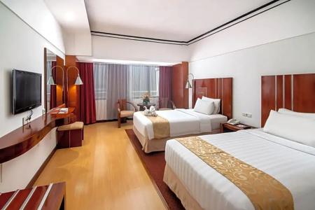 Savoy Homann - 82